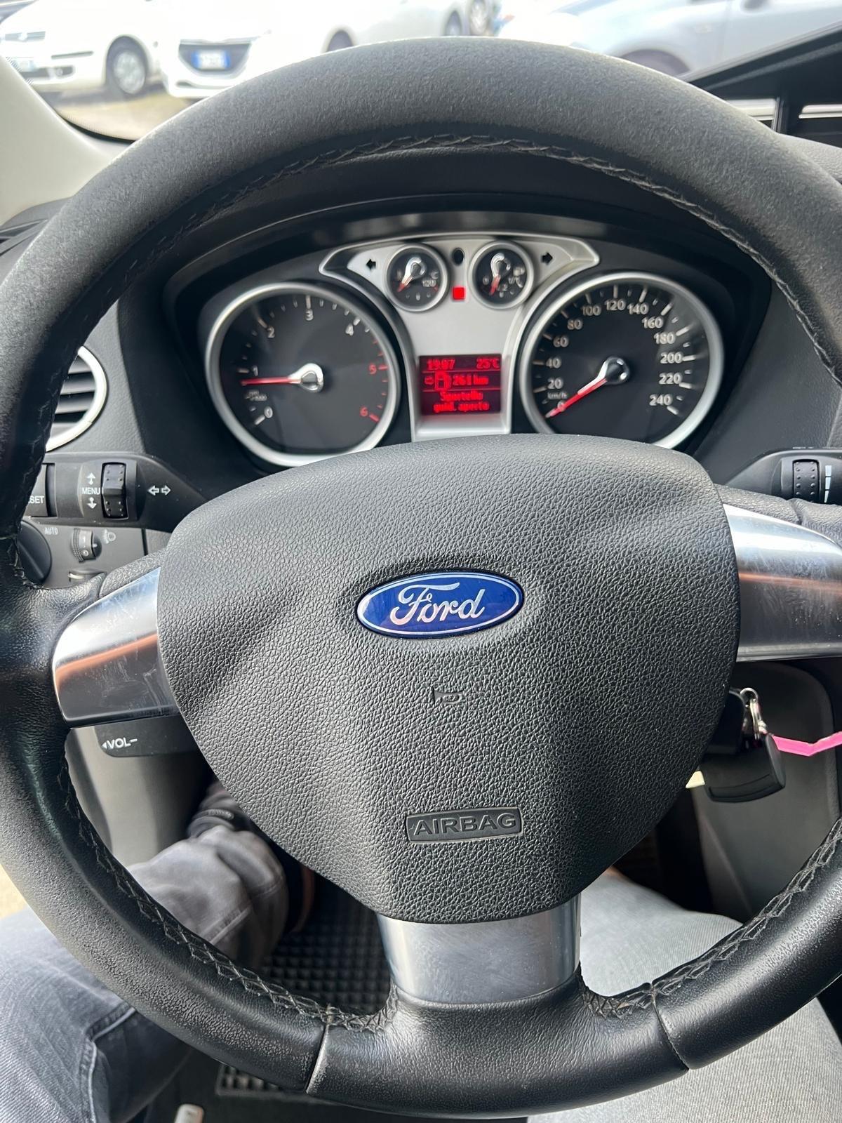 Ford Focus 1.6 TDCi (110CV) 5p. Tit. DPF