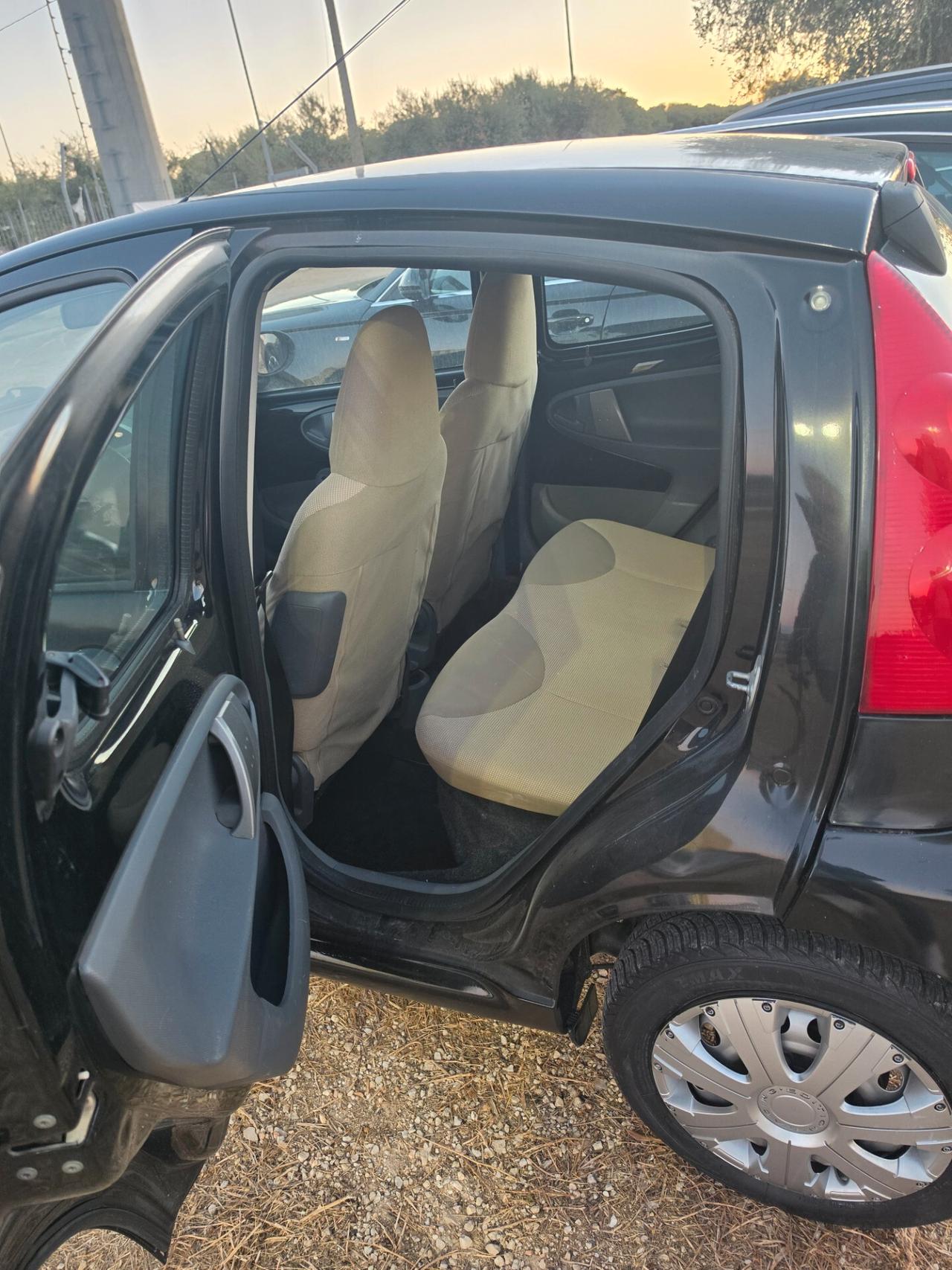 Peugeot 107 1.0 68CV 5p. Desir