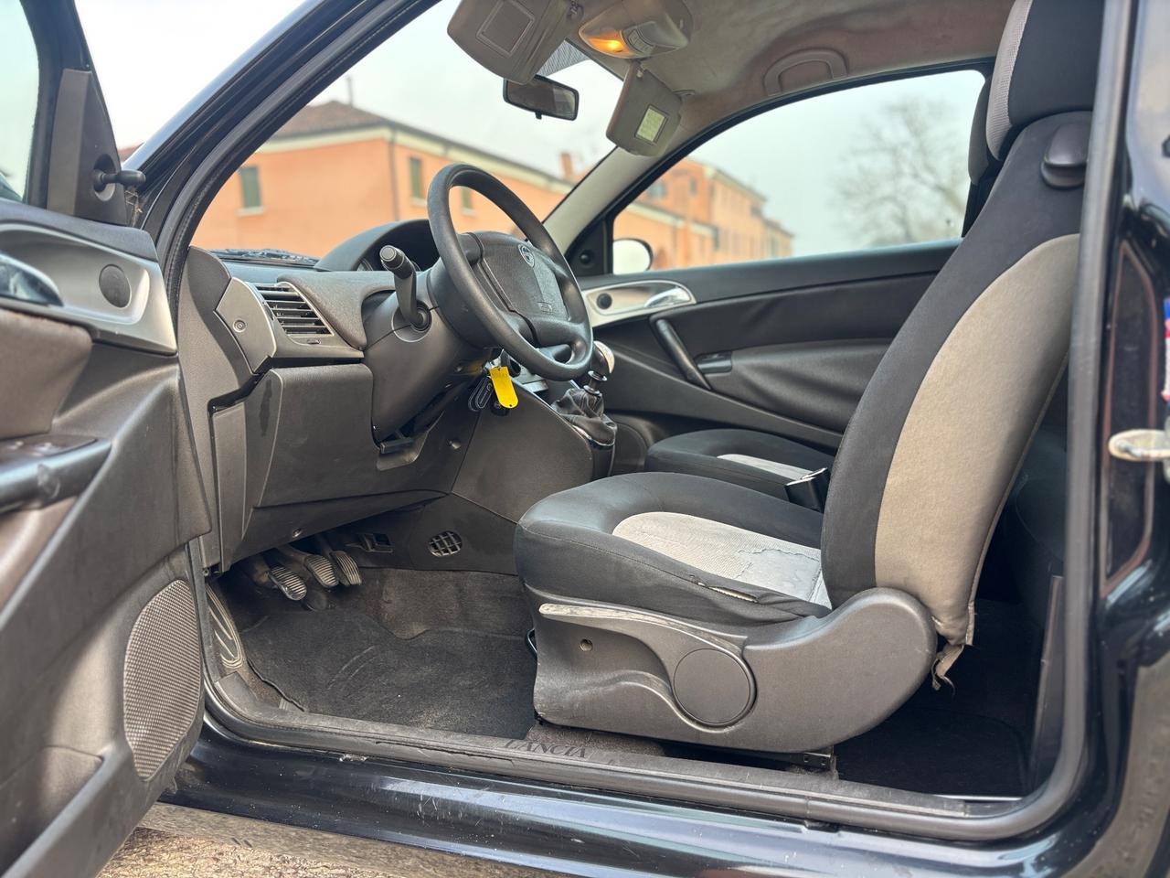 Lancia Ypsilon 1.2 Argento