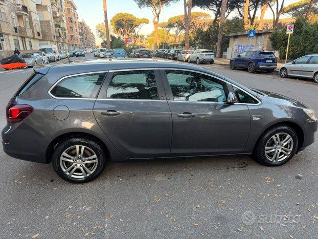 Opel Astra SW 2.0 CDTI 165cv - SOLO 92550 Km. -