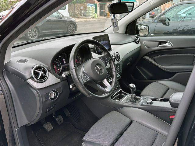 MERCEDES-BENZ B 180 Sport Tech