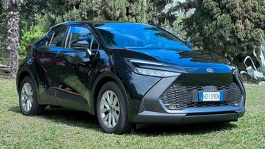 Toyota C-HR 1.8 HV Active 2024 solo 5.500KM PERFETTA leggi testo