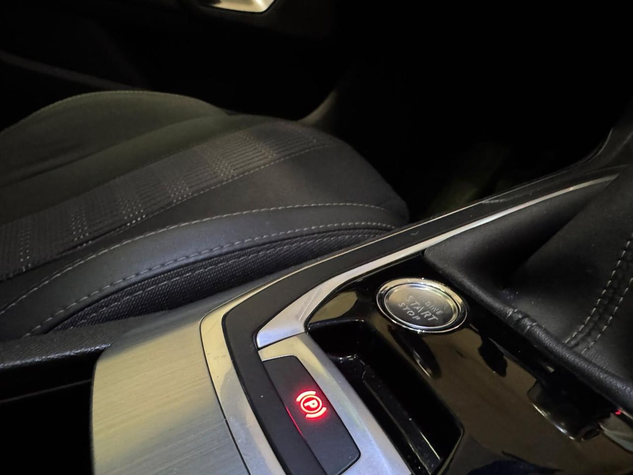Peugeot 308 BlueHDi 130 S&S SW Allure
