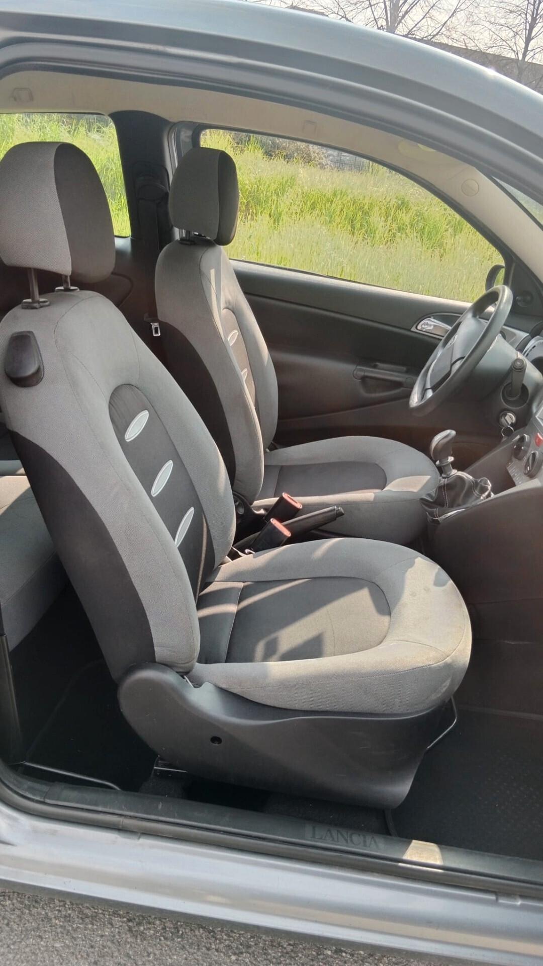 Lancia Ypsilon 1.4 Oro