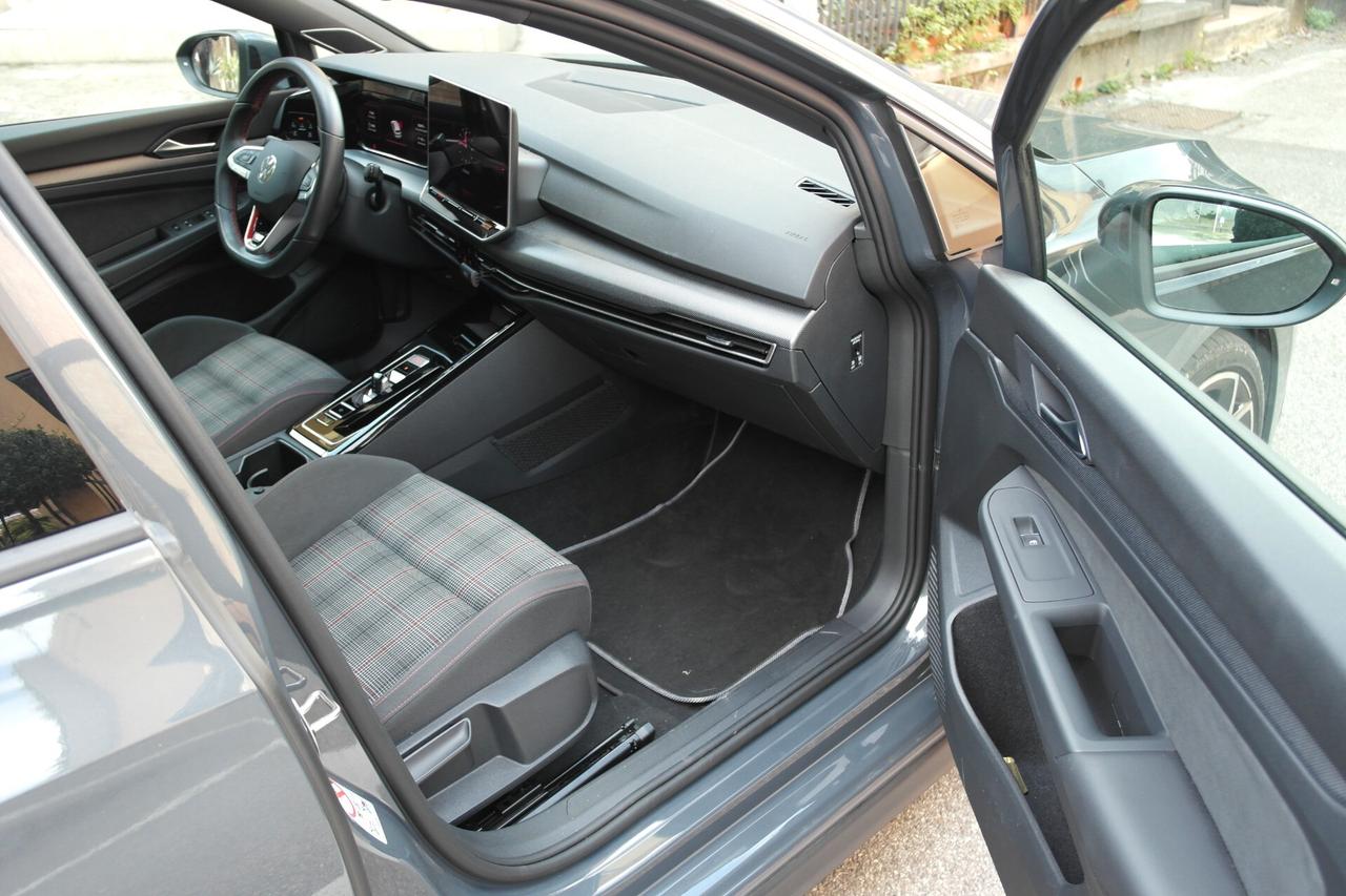 Volkswagen Golf GTI 2.0 TSI DSG