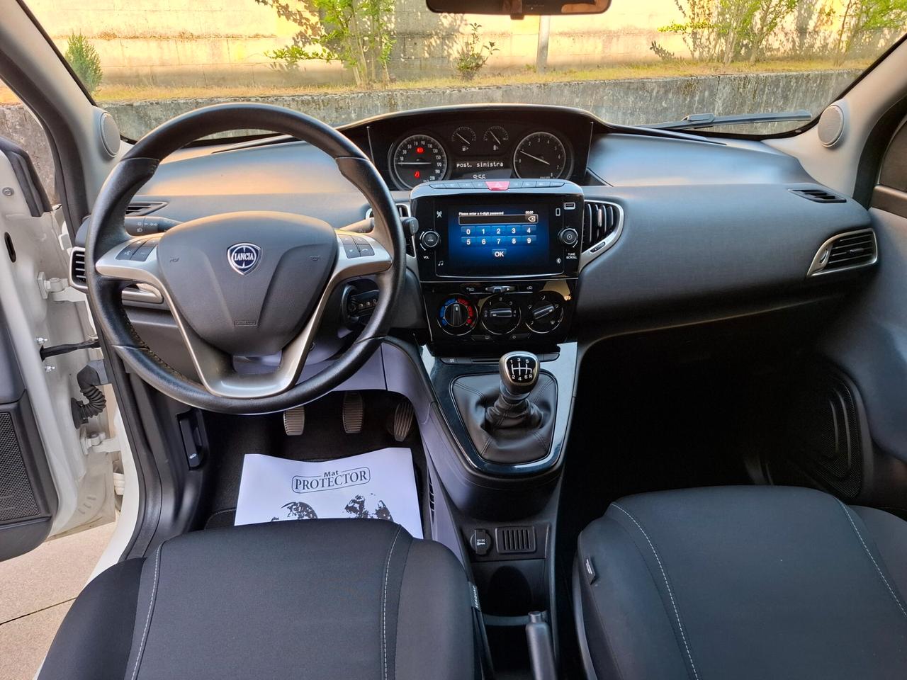 Lancia Ypsilon 1.0 FireFly 5 porte S&S Hybryd Gold