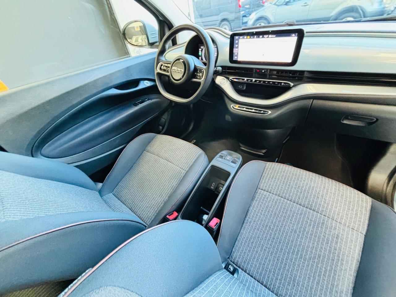 Fiat 500 500e Berlina 42 kWh La Prima