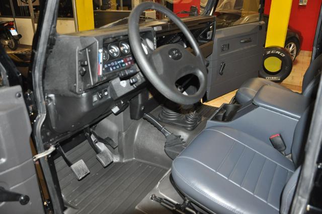 LAND ROVER Defender 90 2.5 300TDI AUTOVETTURA 6 POSTI/PELLE
