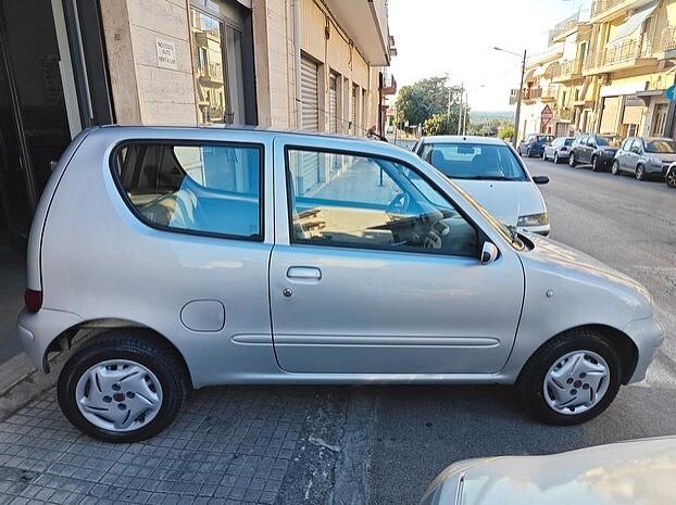 FIAT 600 1.1 CLIMA/SERVOSTERZO - 2010