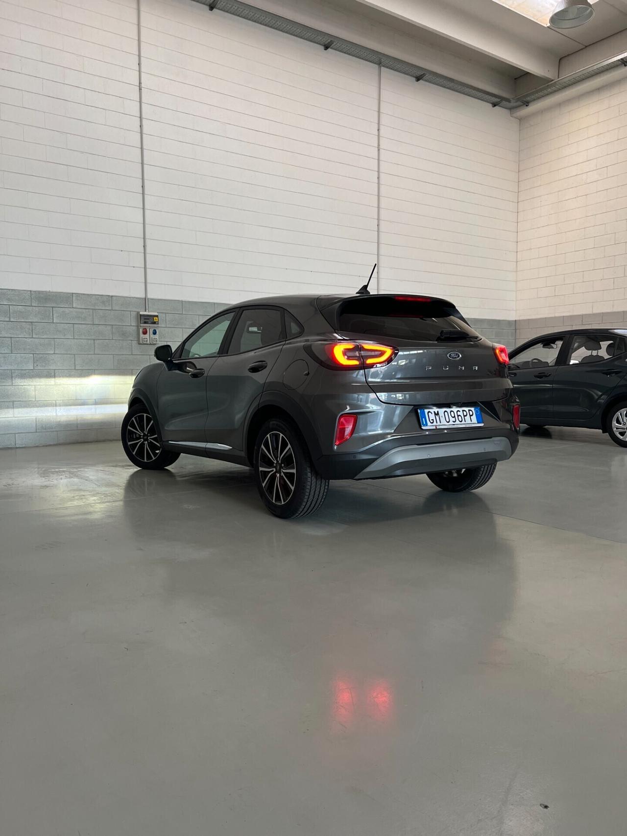 FORD PUMA EcoBoost Hybrid Titanium Design Sport