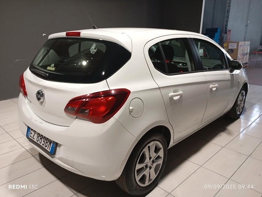 Opel Corsa del 2015 BENZINA / GPL NEOPATENTATI