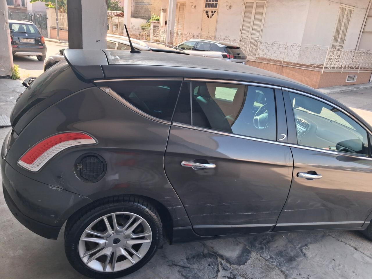 Lancia Delta 1.6 MJT cambio automatico 2009