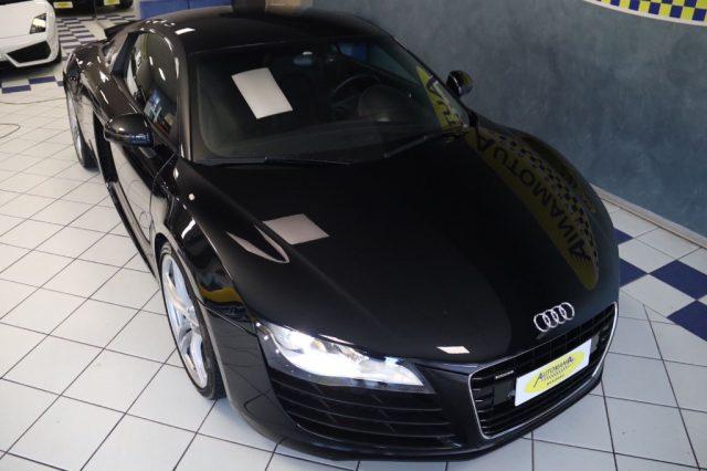 AUDI R8 4.2 V8 FSI quattro R tronic