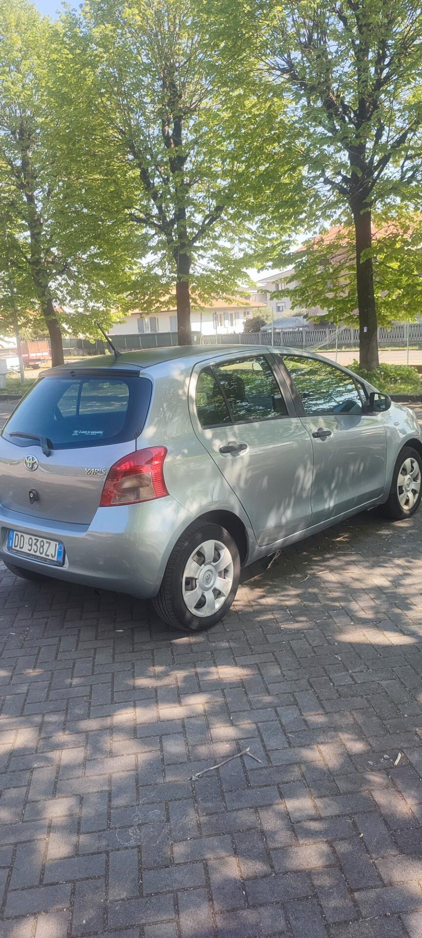 Toyota Yaris 1.0 5 porte