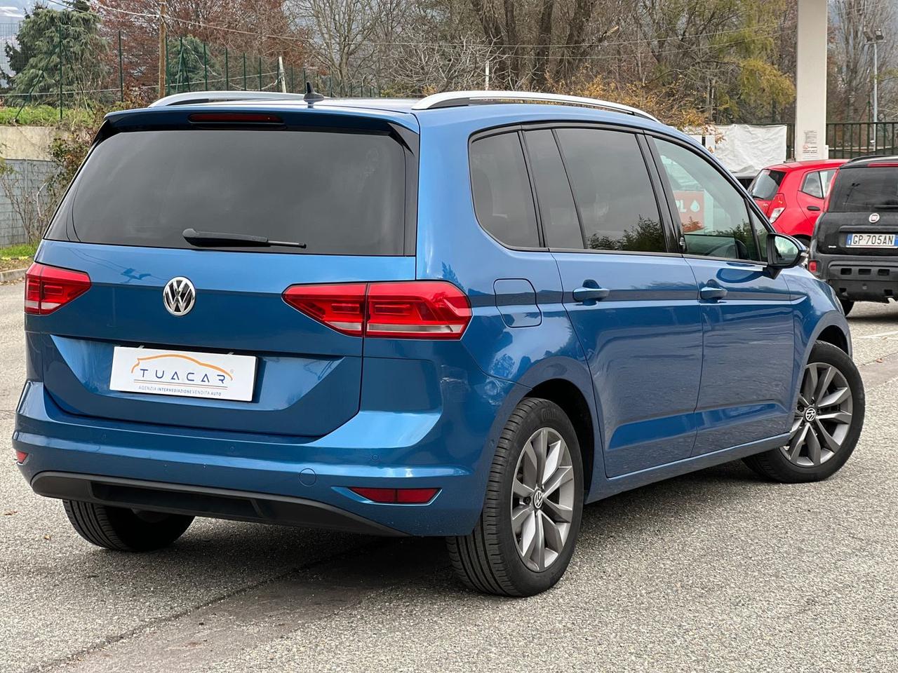 Volkswagen Touran Highline 1.6 TDI BlueMotion