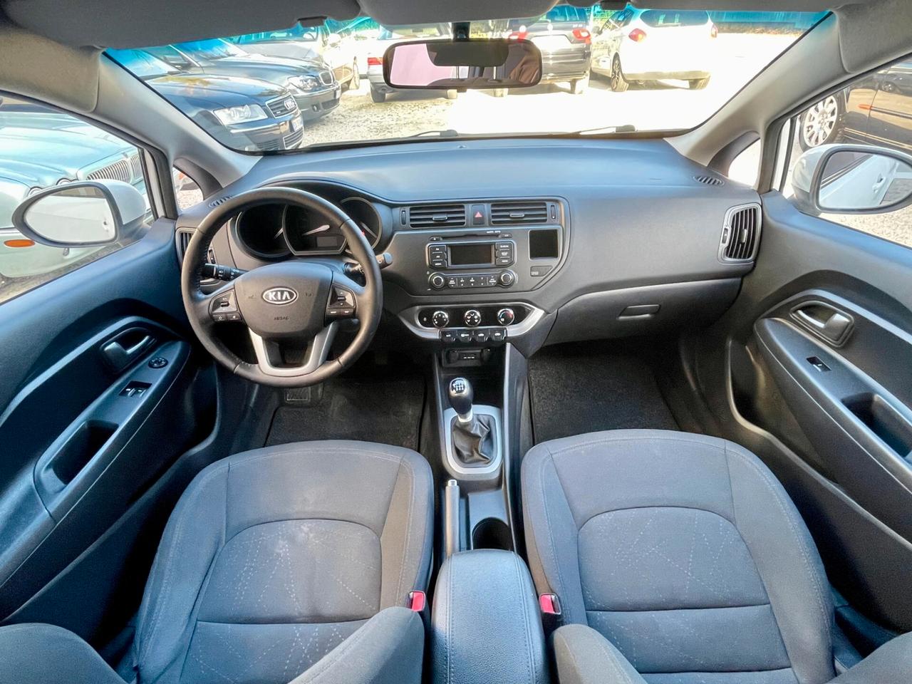 Kia Rio 1.4 CRDi Tagliandata NEOPATENTATI