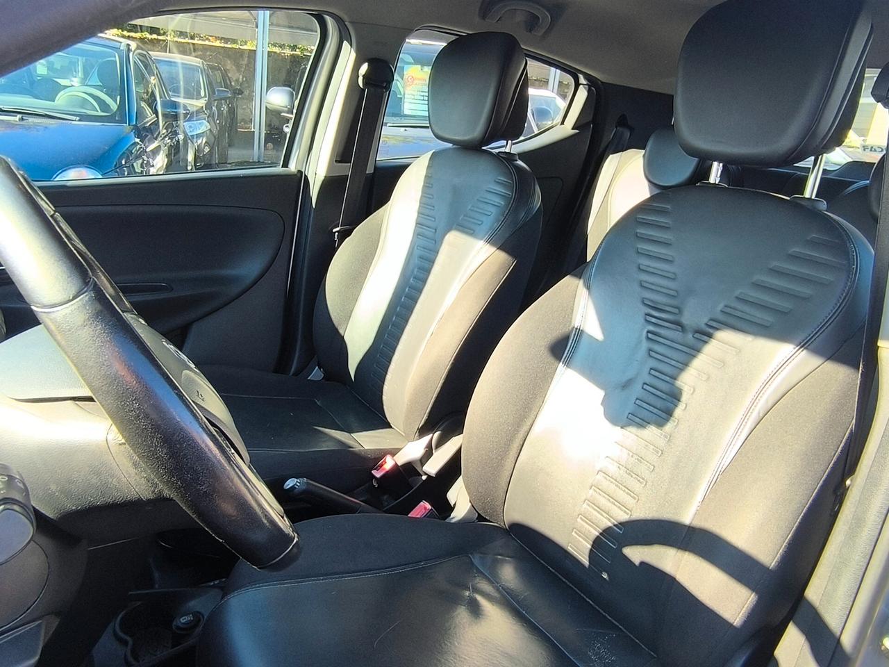 Lancia Ypsilon 1.2 69 CV 5 porte S&S Platinum