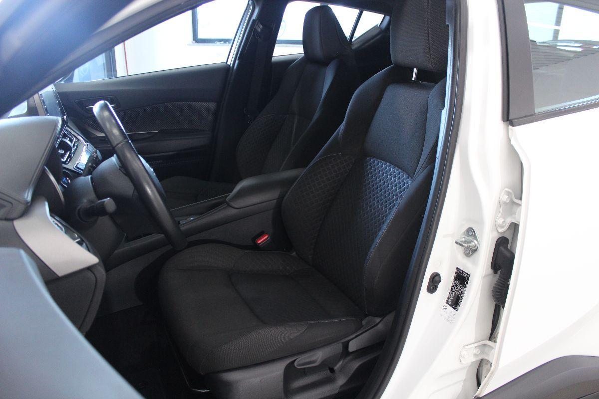 TOYOTA - C-HR - 1.8 Hybrid E-CVT Active