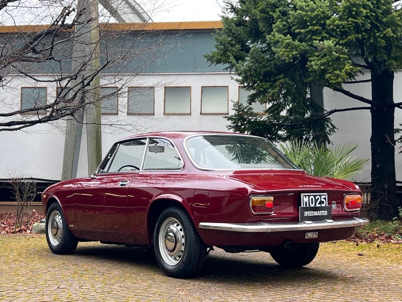 Alfa Romeo Spider GT 1300 JUNIOR