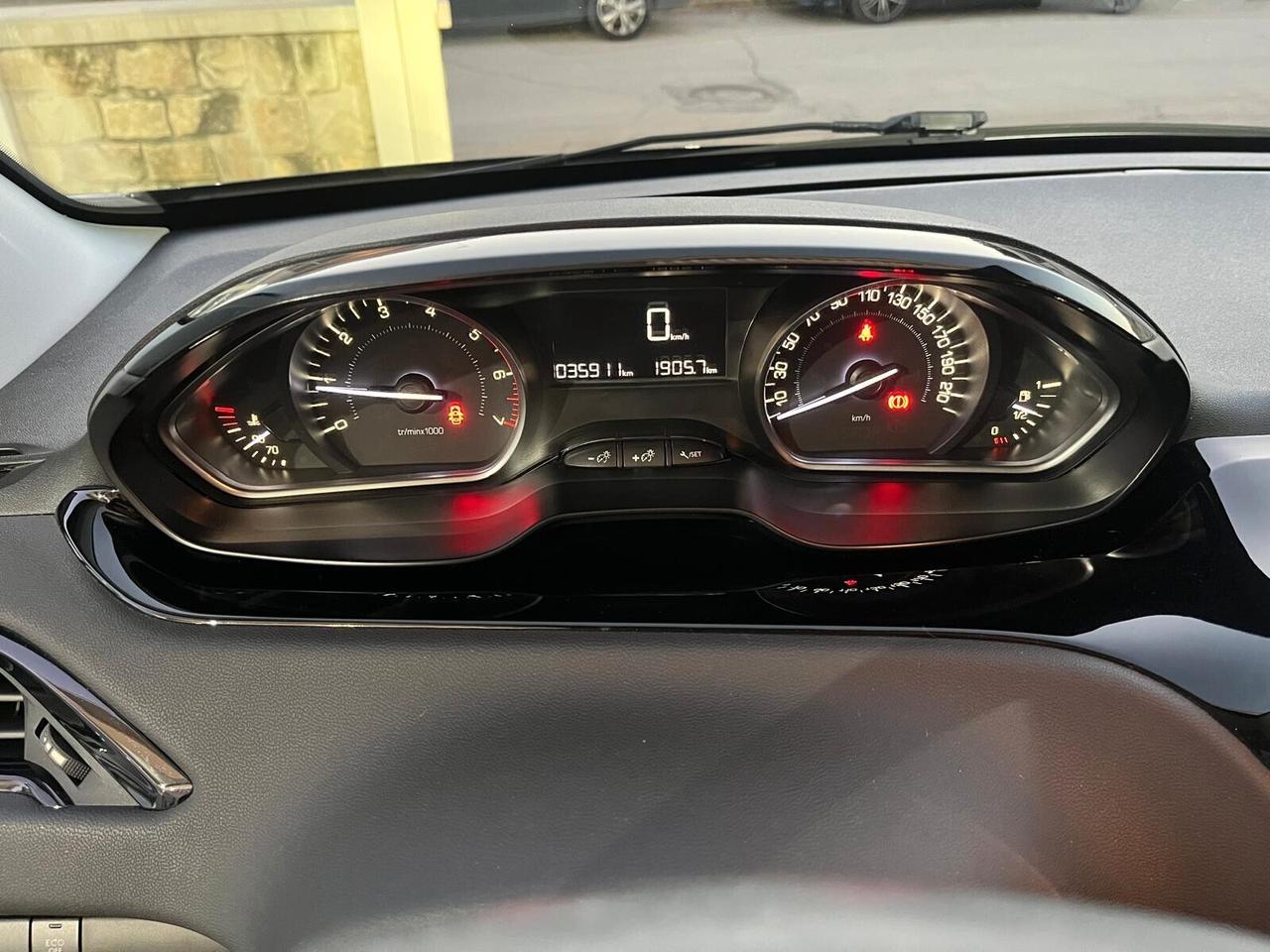 Peugeot 208 PureTech 83 S&S 5 porte Signature