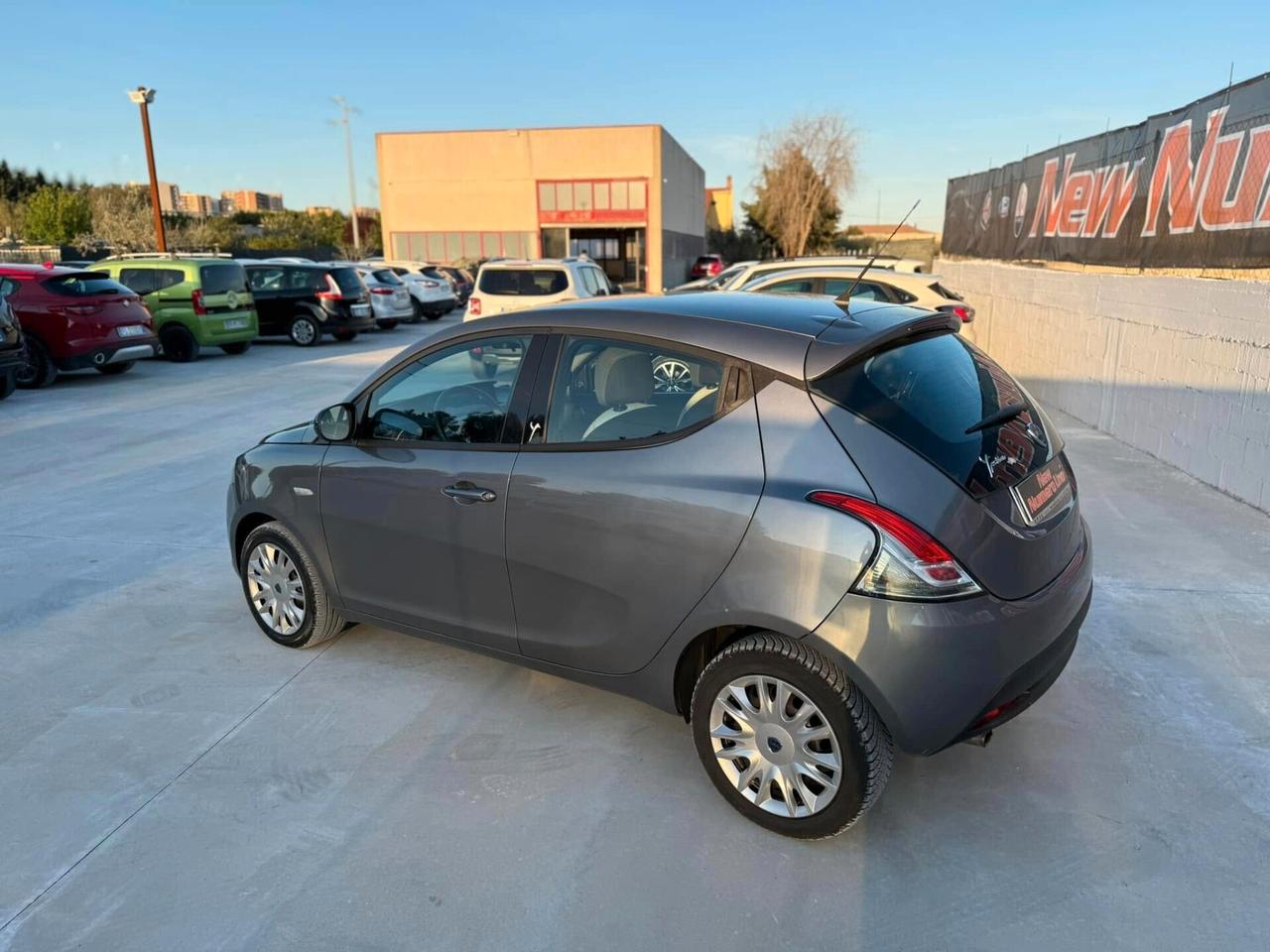 Lancia Ypsilon 1.2 69 CV 5 porte GPL Ecochic Gold