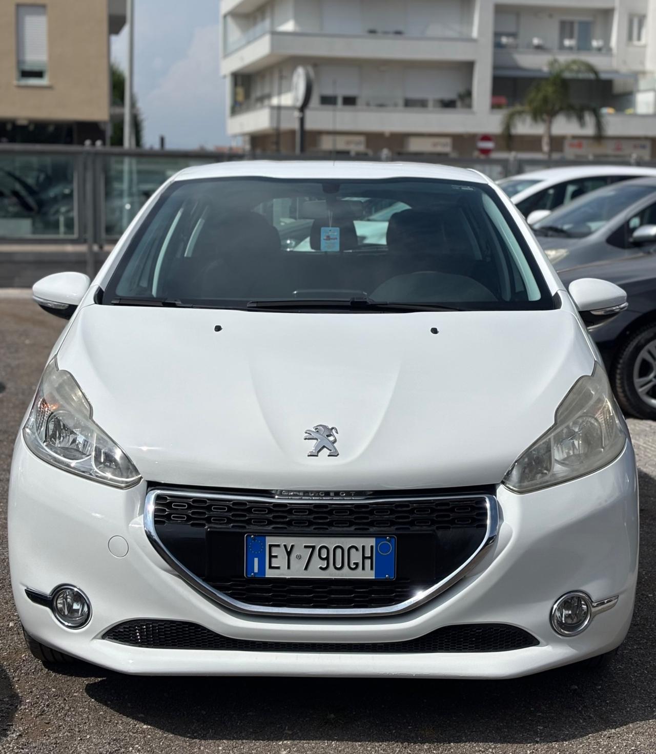 Peugeot 208 PureTech 82 5 porte Allure