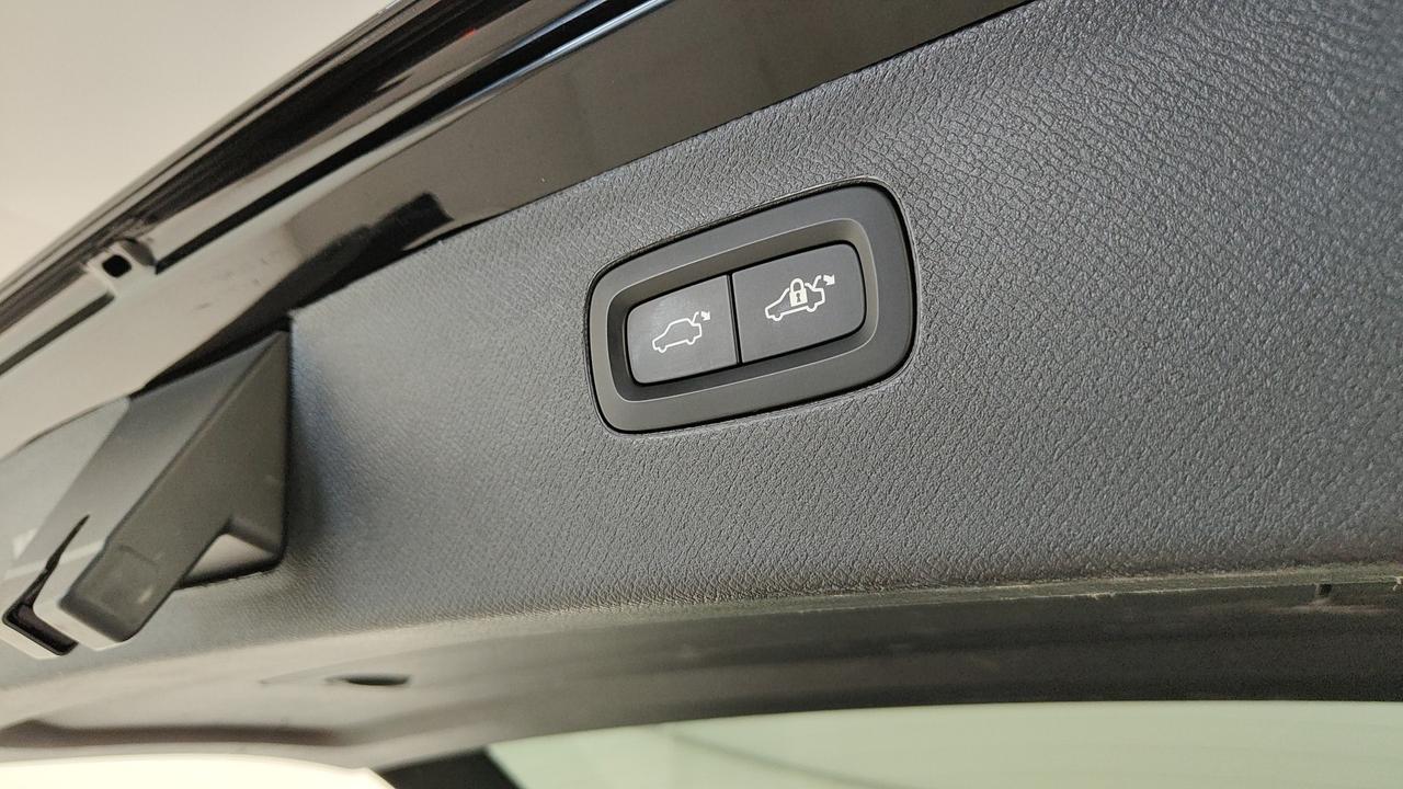 VOLVO XC90 2.0 b5 Plus Bright awd 7p.ti auto