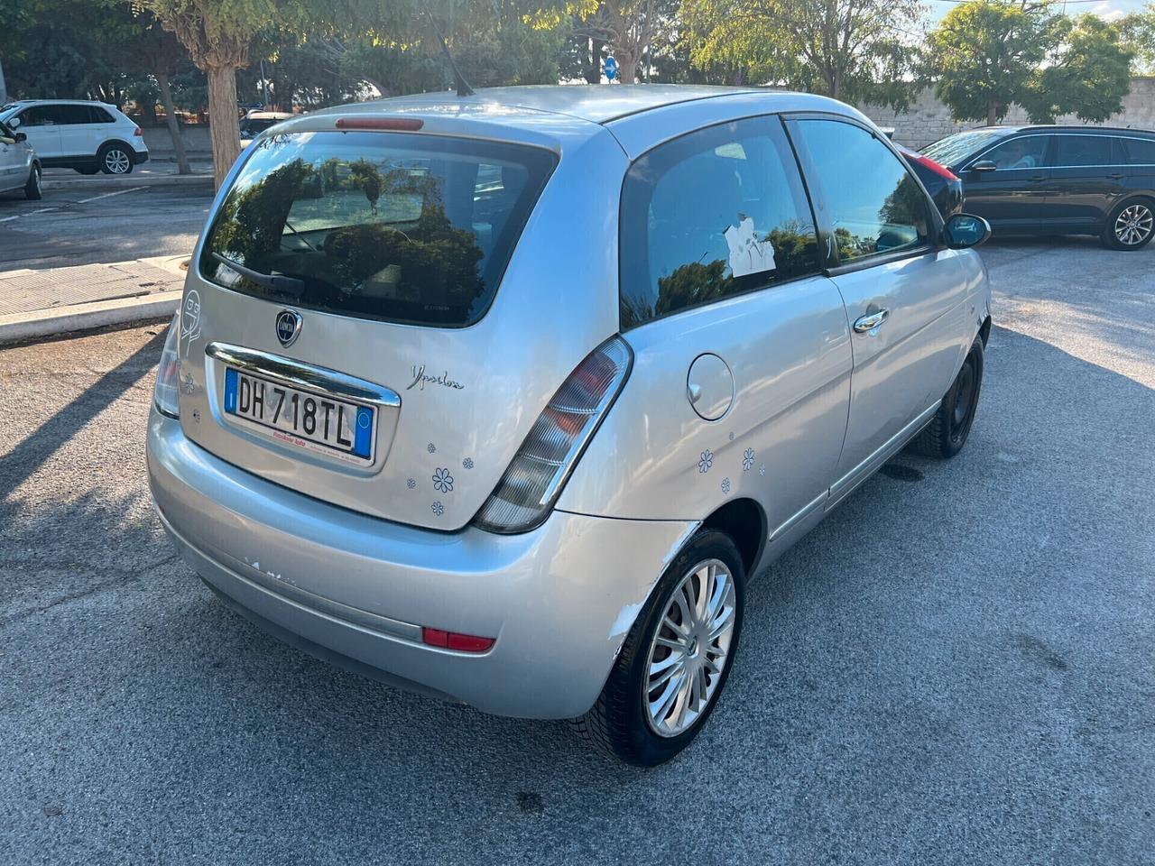 Lancia Ypsilon 1.3 MJT 75 CV Oro Giallo
