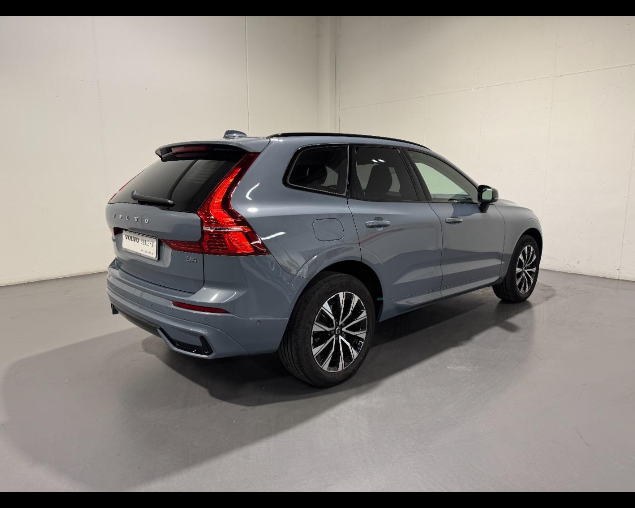 VOLVO XC60 B4 GEARTRONIC PLUS DARK