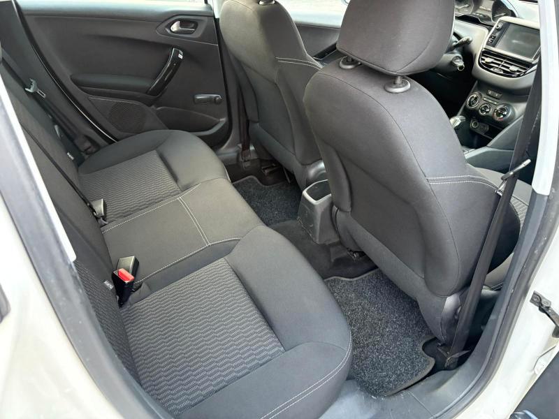 PEUGEOT 208 1.6 DIESEL 75 CV ADATTA NEOPATENTATI