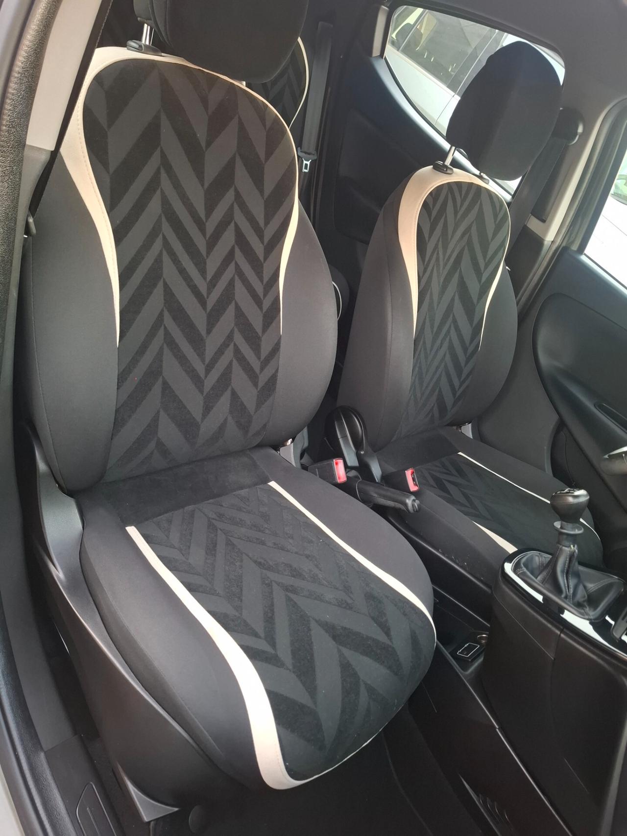 Lancia Ypsilon 1.2 69 CV 5 porte Silver