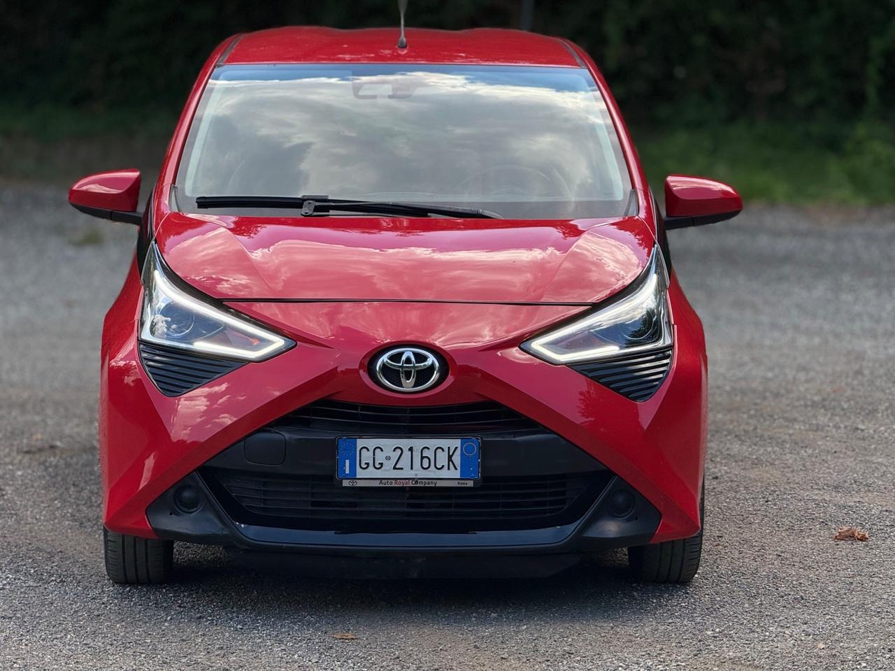 Toyota Aygo Connect 1.0 VVT-i 72 CV 5 porte x-clusiv