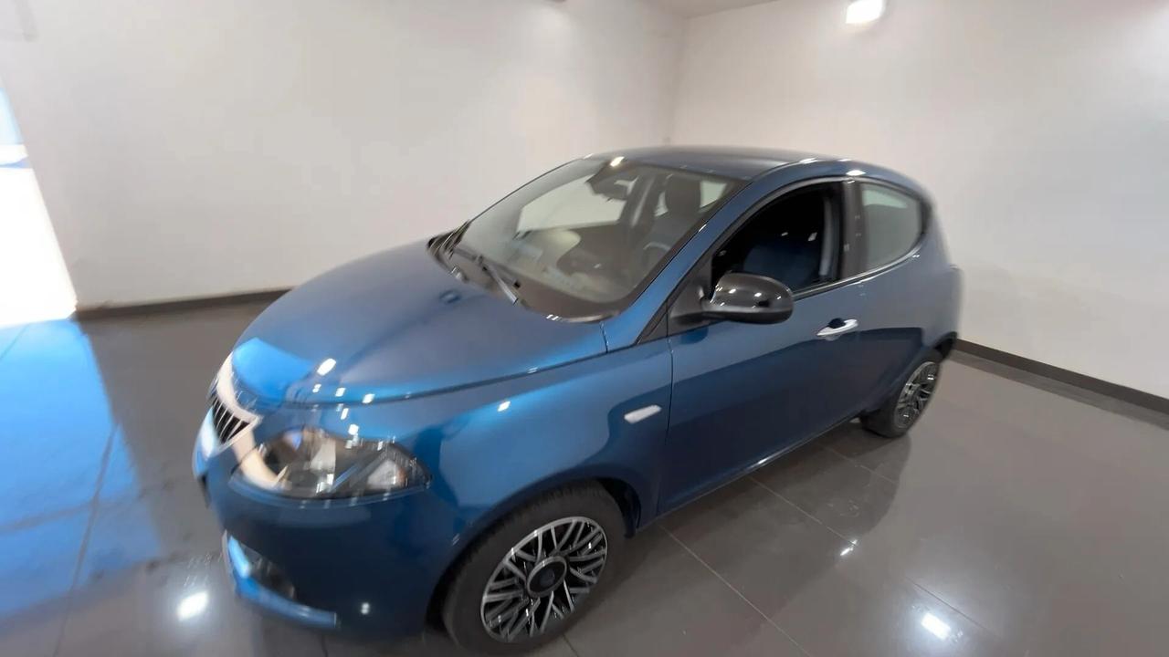 Lancia Ypsilon 1.0 Hybrid Platino full optional