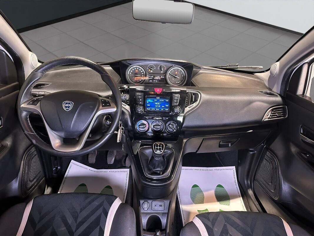 Lancia Ypsilon 1.2 69 CV 5 porte Gold(NEOPATENTATI)