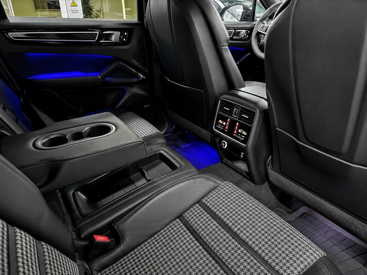 Porsche Cayenne Coupe 3.0 e-hybrid tiptronic