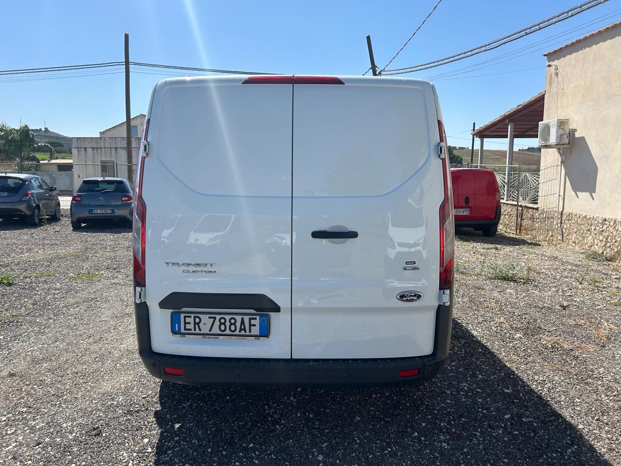 Ford Transit Custom Passo Lungo