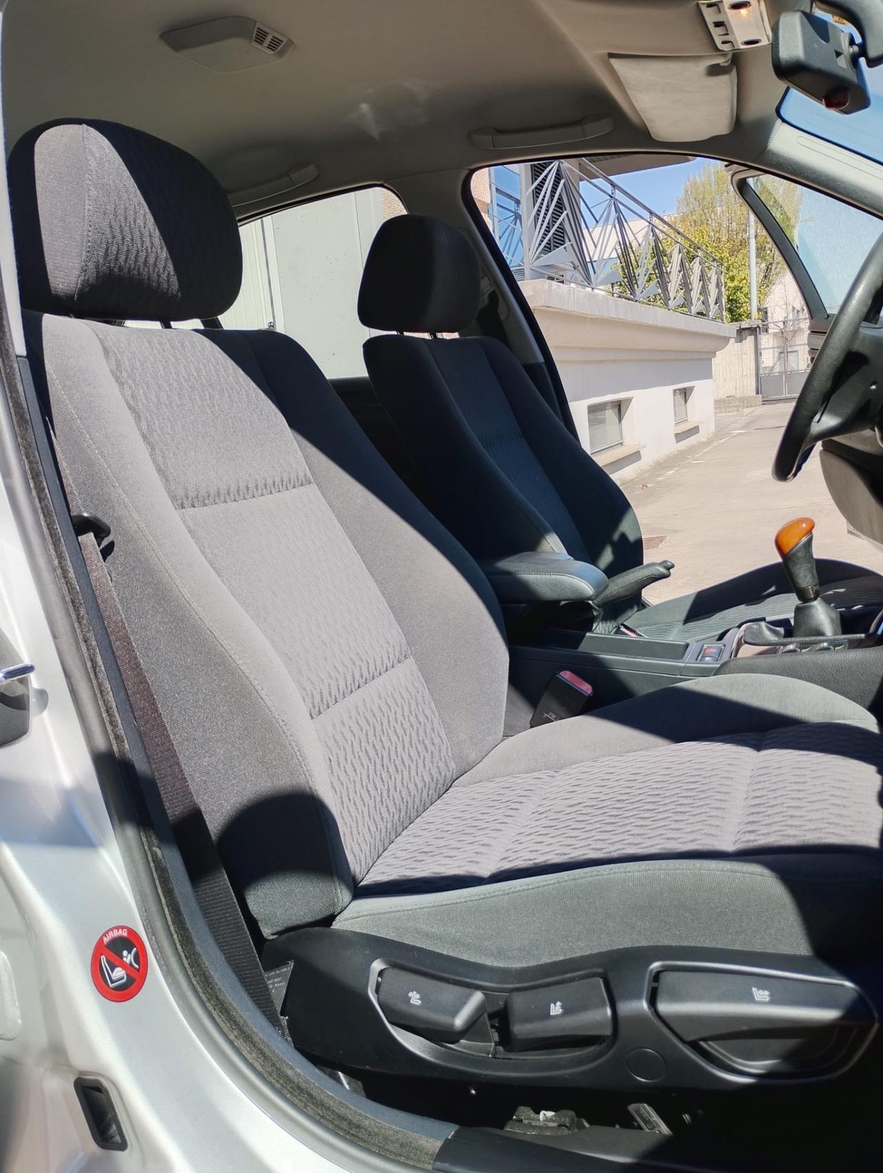 Bmw 320 320i cat 4 porte Attiva