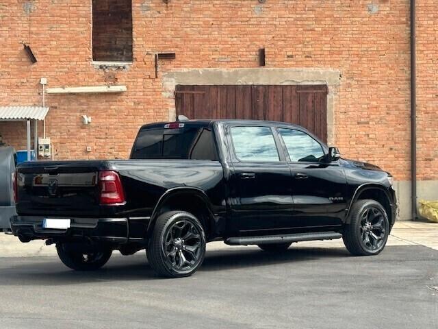 DODGE RAM 1500 CREW CAB 5.7L V8 BIG HORN NIGHT EDITION 4x4