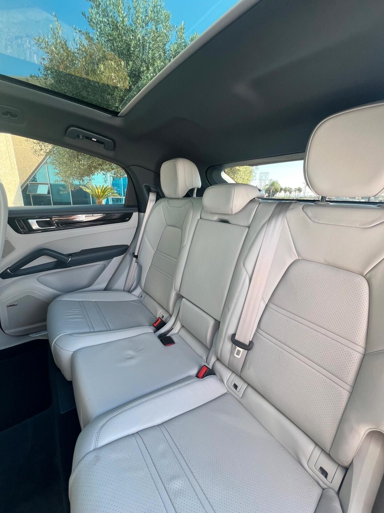 Porsche Cayenne Coupé 3.0 V6 - SUPER OFFERTA T-STOCK