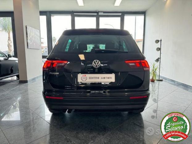 VOLKSWAGEN Tiguan 1.6 TDI Style Navy Carplay Pdc