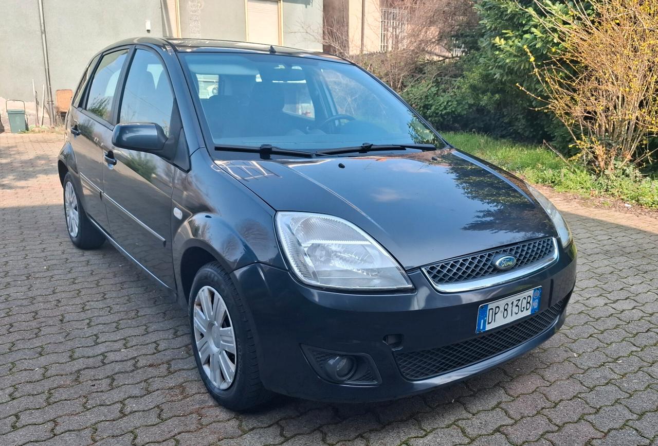 Ford Fiesta 1.2 16V 5p. Ghia