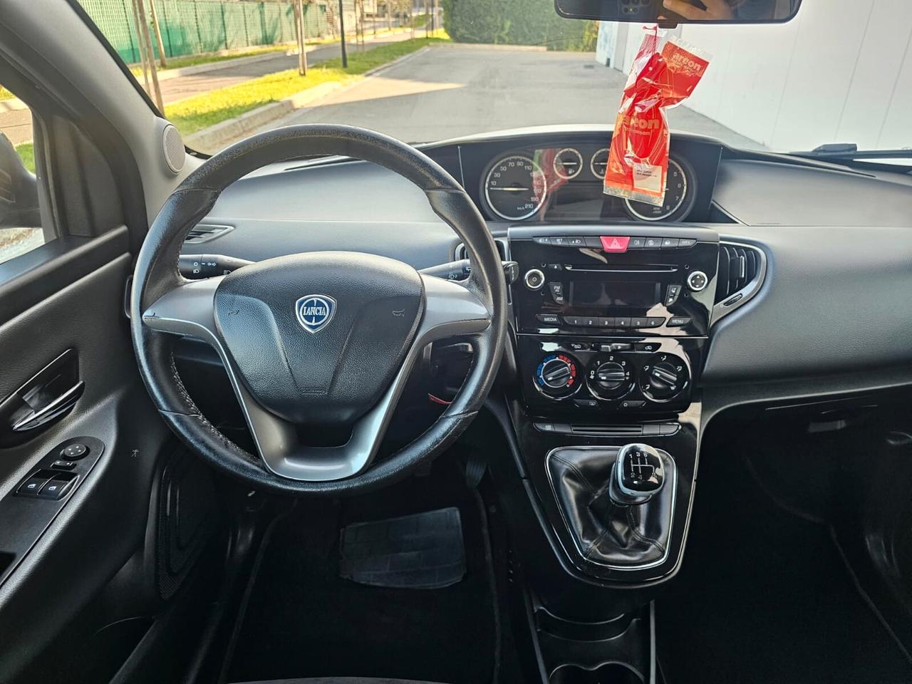Lancia Ypsilon 1.2 69 CV Platinum