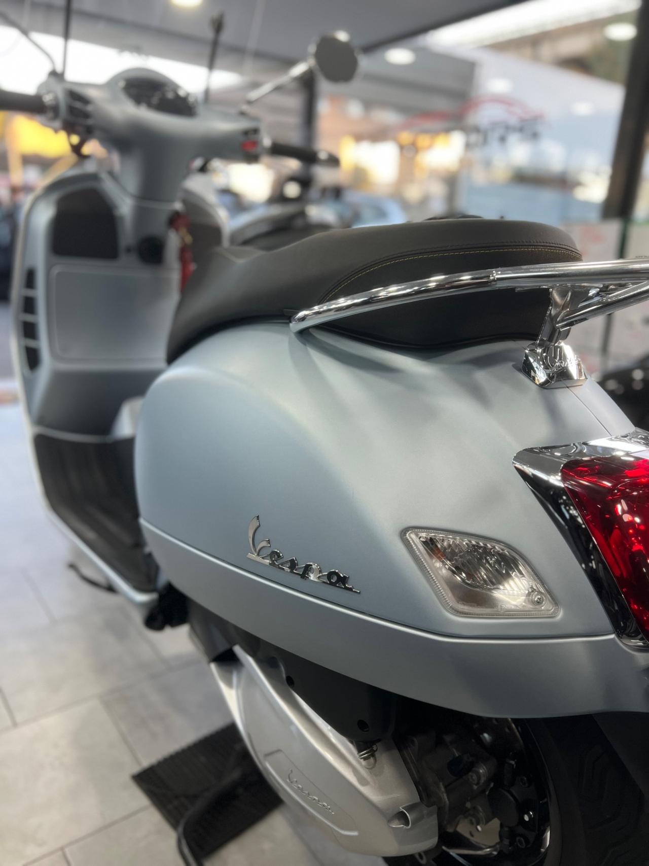Piaggio Vespa 300 GTS SUPER TECH - 2022