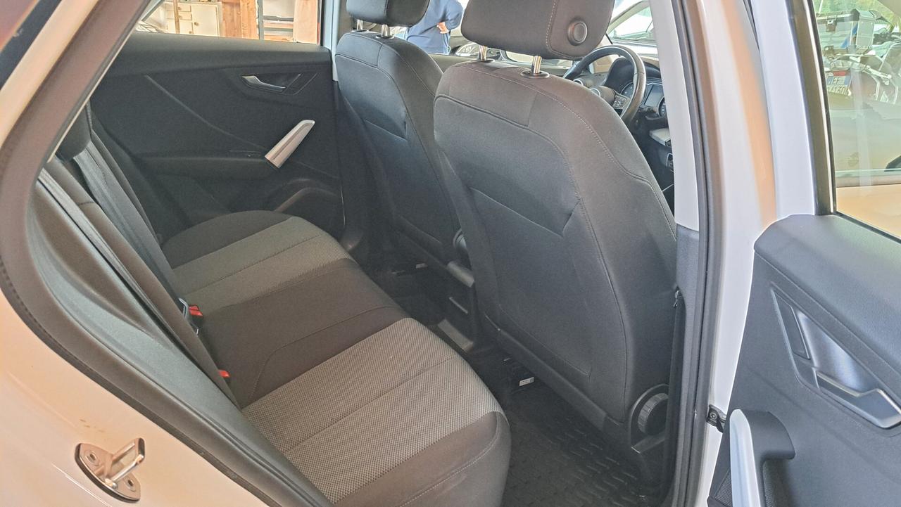 Audi Q2 30 TDI S tronic-Led-Navi-Cruise-Pdc...