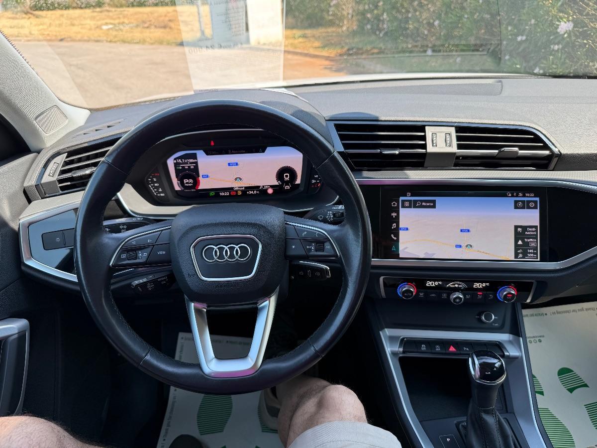 AUDI - Q3 - 35 TDI S tronic Business Advanced