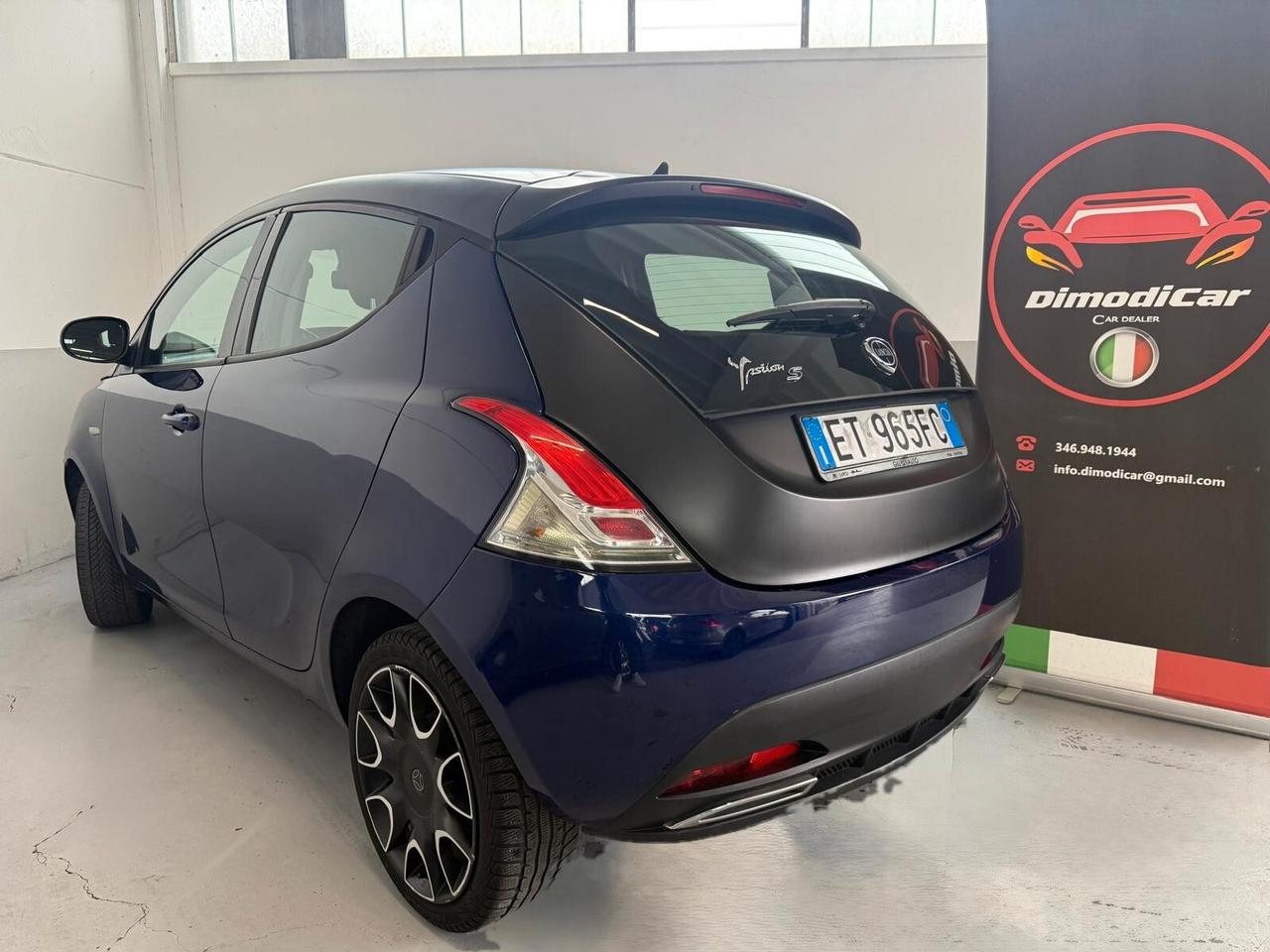 Lancia Ypsilon 1.2 69 CV 5 porte S Momodesign