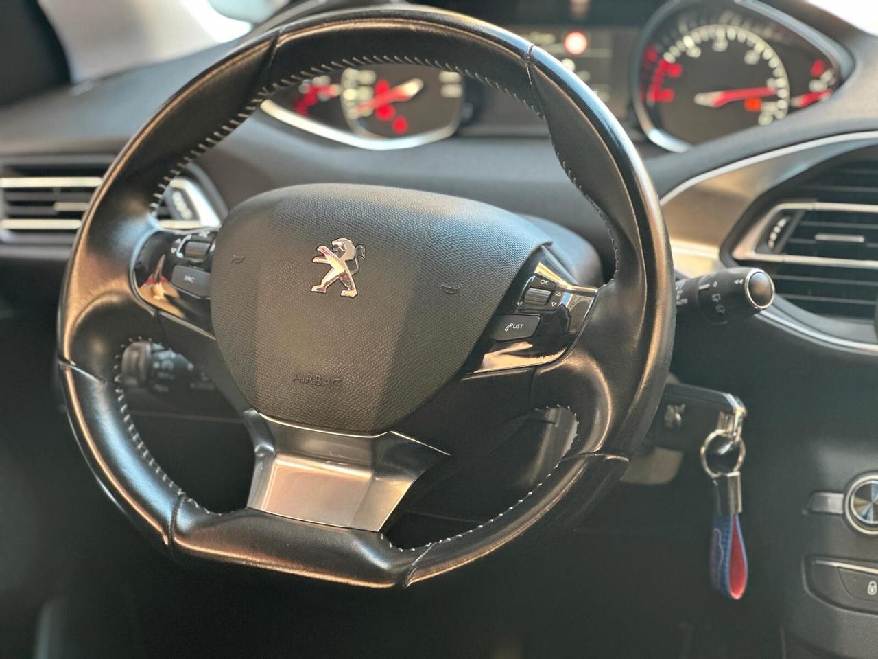 Peugeot 308 Berlina 1.5 130CV Allure