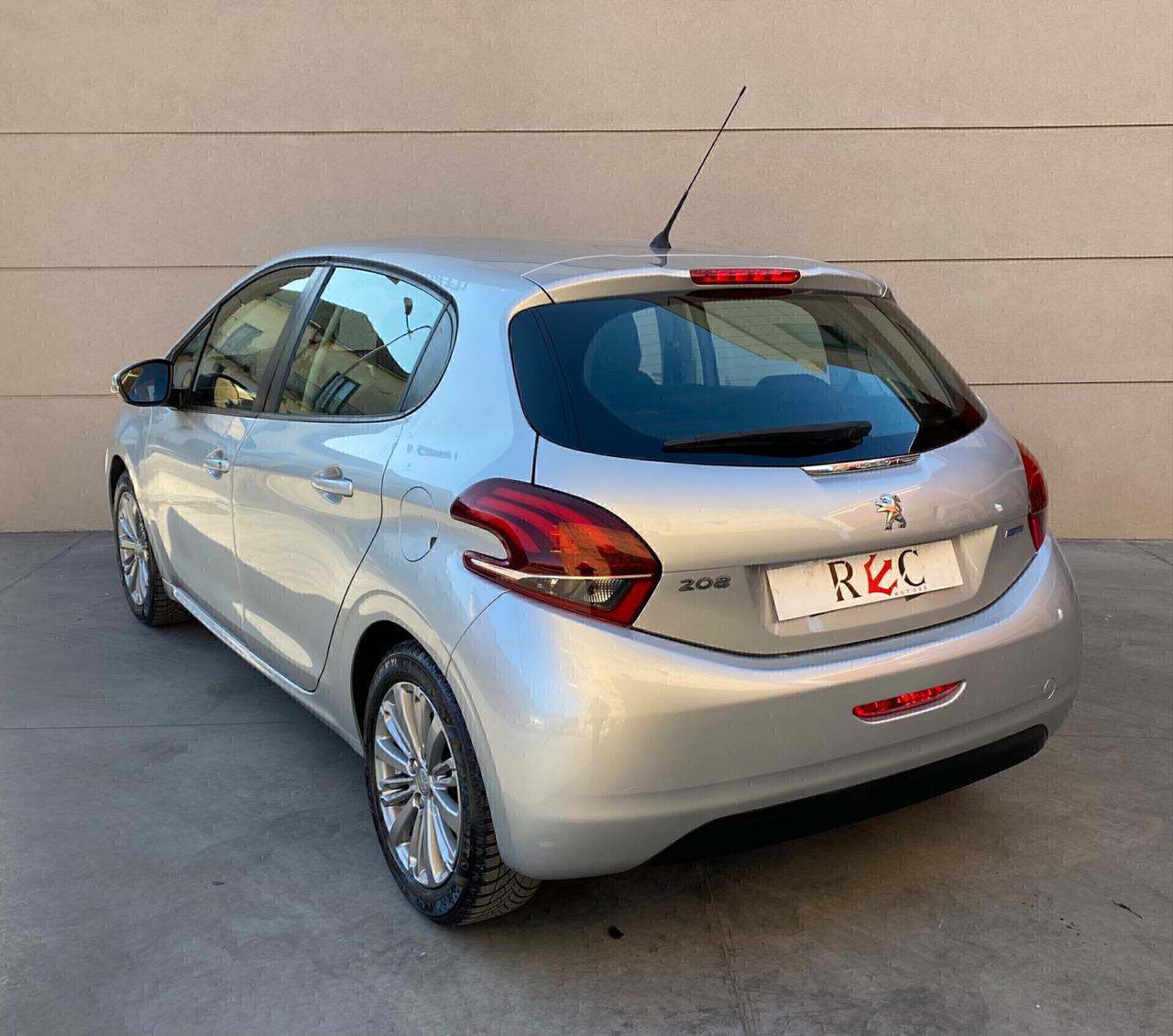 Peugeot 208 1.2 Benzina