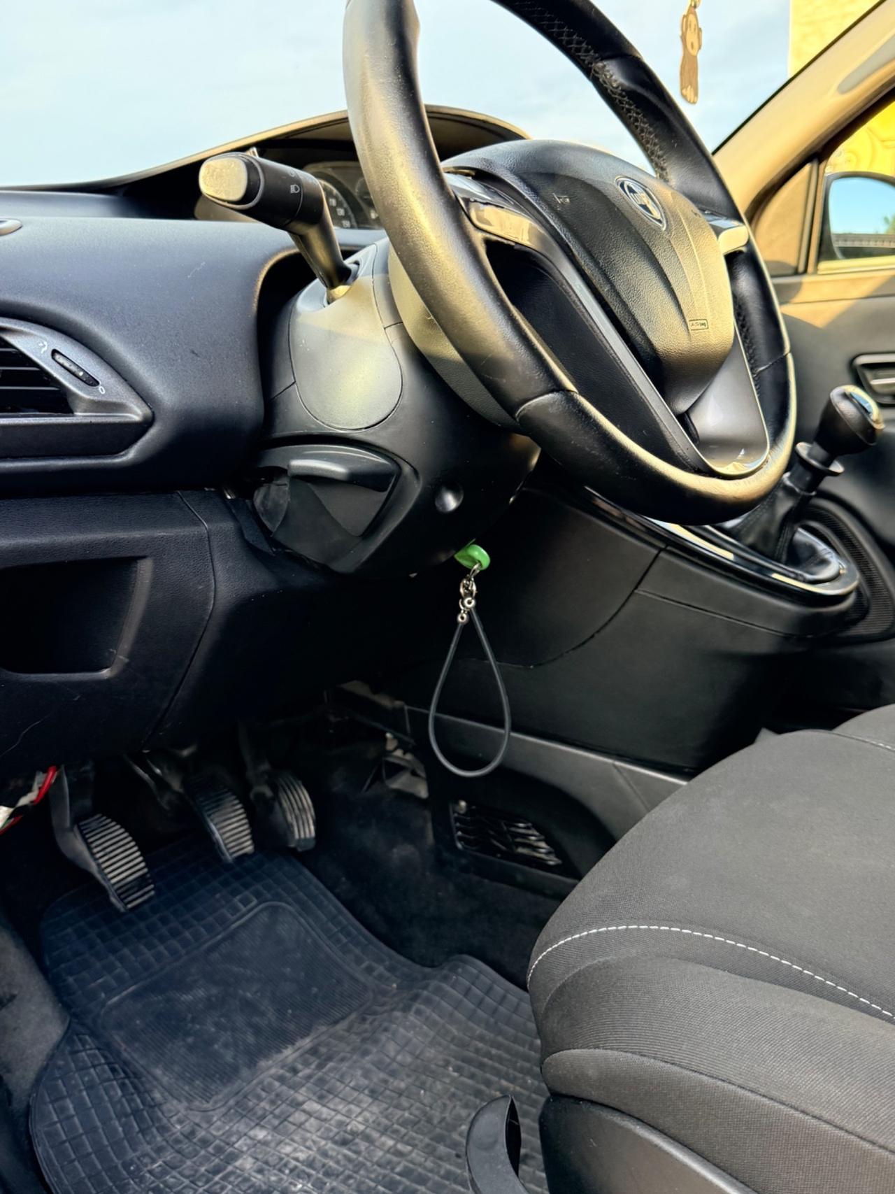 Lancia Ypsilon 1.2 Benz/Gpl 69 CV 5 porte Gold