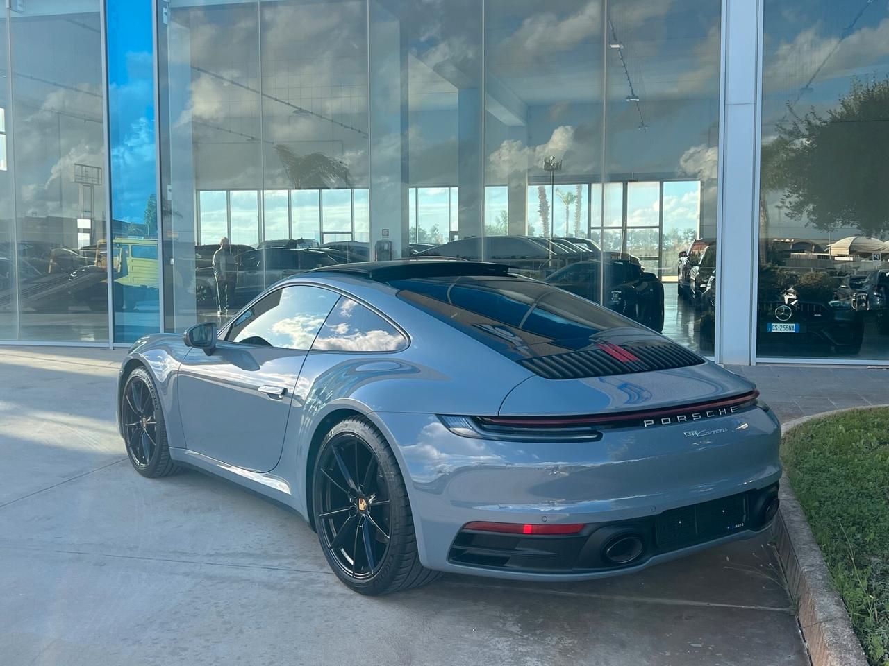 Porsche 992 Coupe Carrera possibilità noleggio no scoring